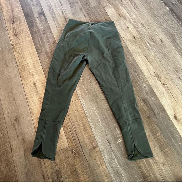 Free People Pants - Free People Movement M Green Virgo Cropped Activewear Leggings